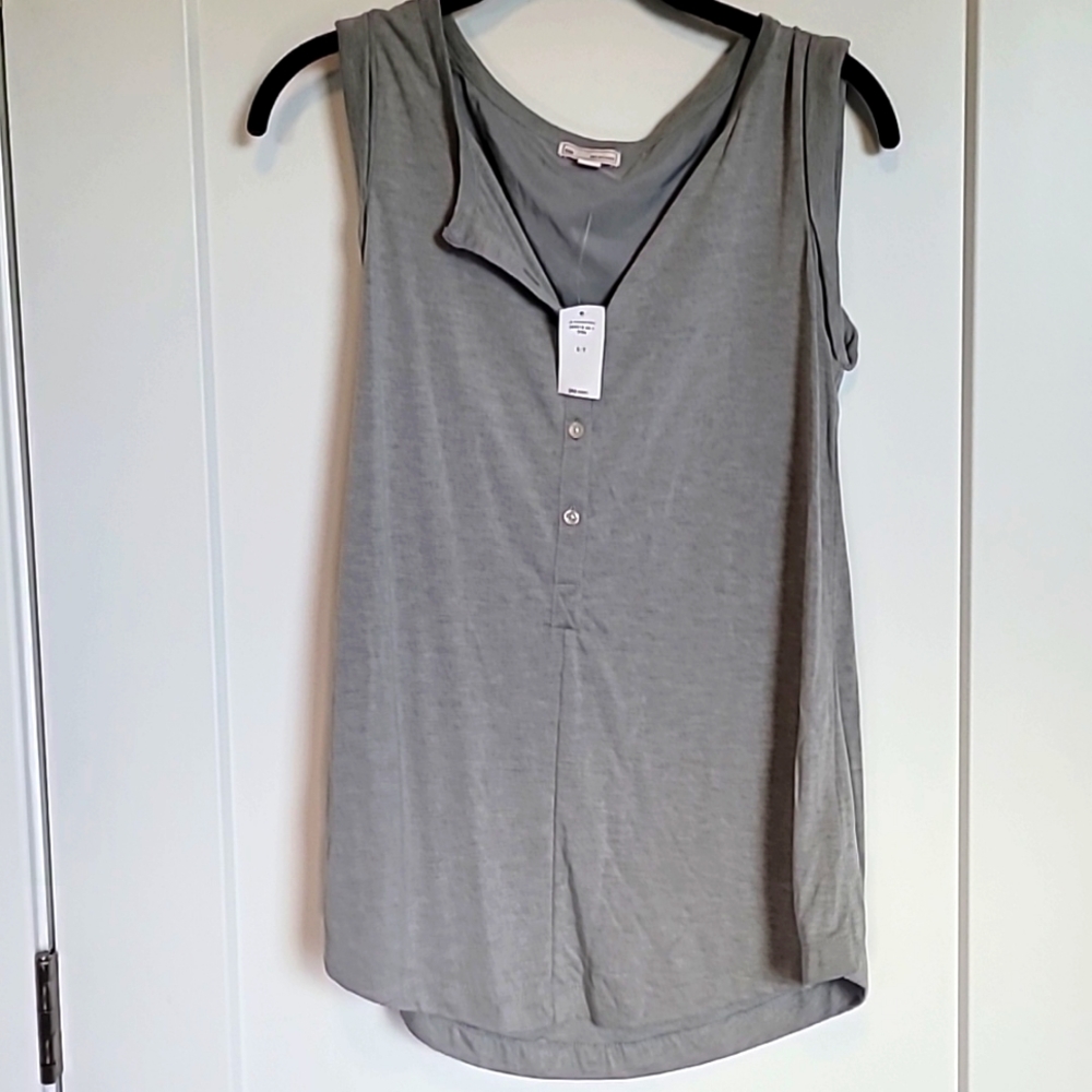 Gray sleeveless top from GAP. Size small.
